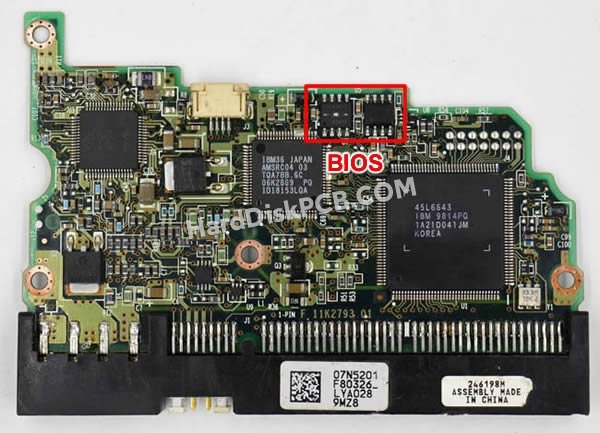 Étapes pour échanger la puce BIOS sur 07N5201 PCB du disque dur Hitachi