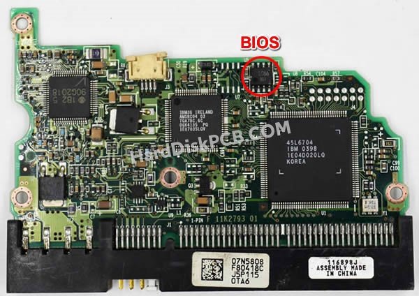 Étapes pour échanger la puce BIOS sur 07N5808 PCB du disque dur Hitachi