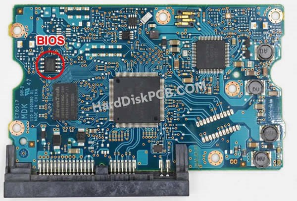 Étapes pour échanger la puce BIOS sur 0A90380 PCB du disque dur Hitachi