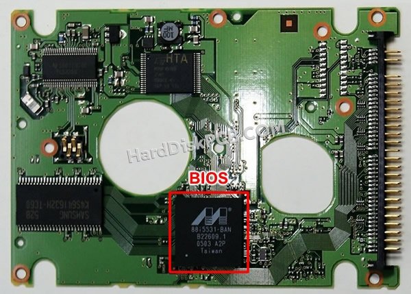 Étapes pour échanger la puce BIOS sur CA26325-B16104BA PCB du disque dur Fujitsu